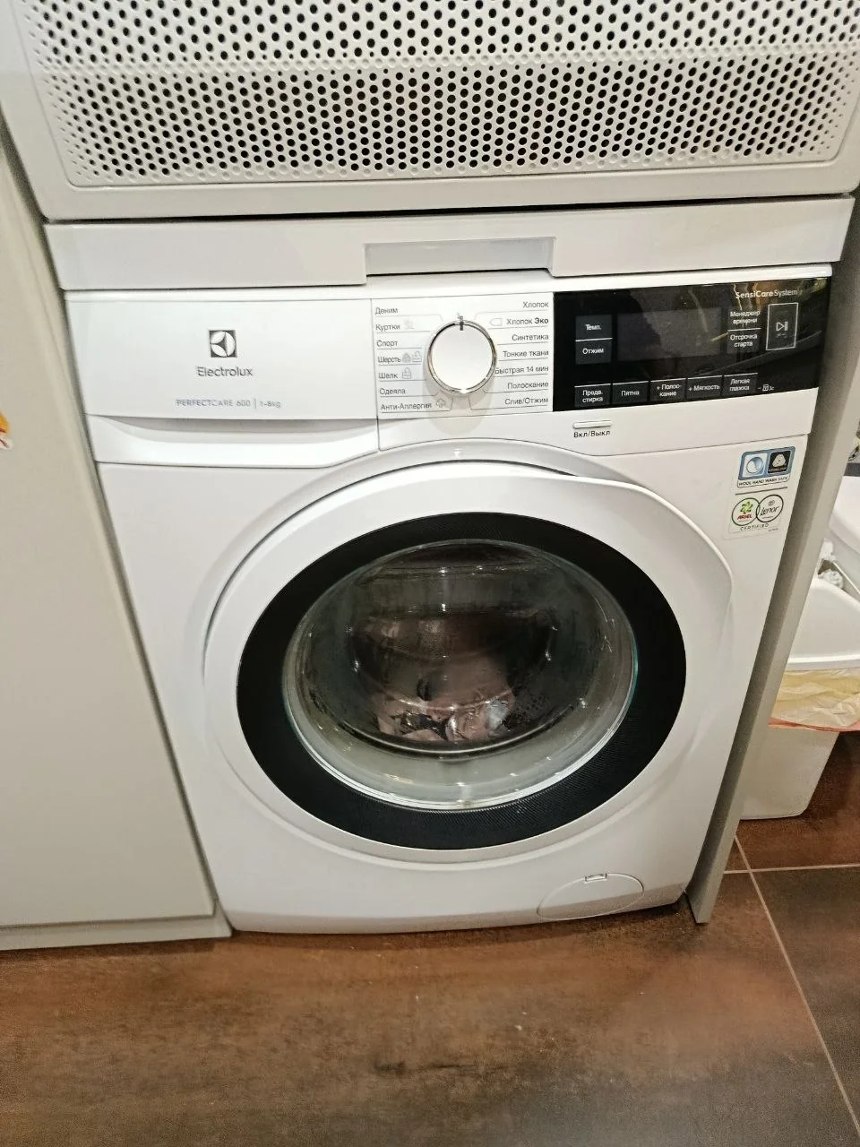 Стиральная машина Electrolux после замены щёток двигателя